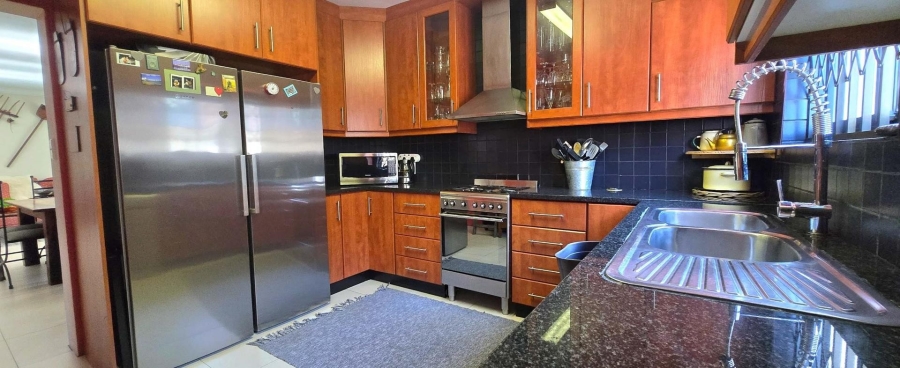 6 Bedroom Property for Sale in Franskraal Western Cape